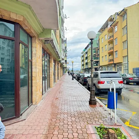 アパート Stan U Moru